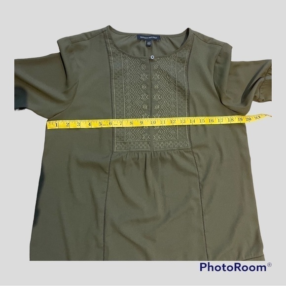 EUC Banana Republic khaki top, size small - Picture 6 of 7
